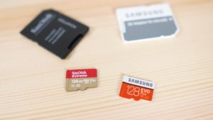 SandiskとサムスンのmicroSDカード
