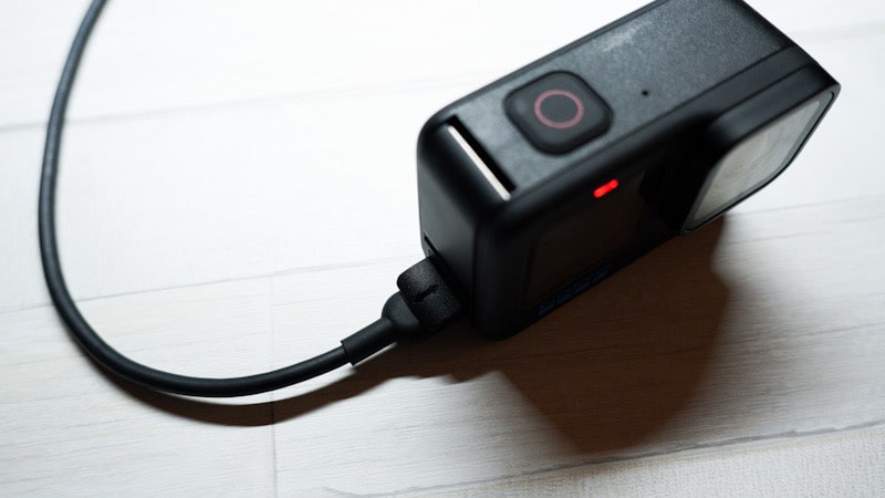 GoProを充電しながら撮影ができるバッテリーカバードアレビュー