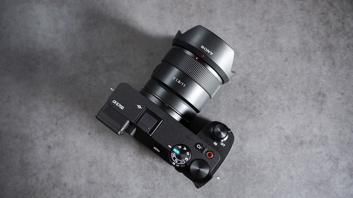 SONY 11mm F1.8の広角レンズとα6700
