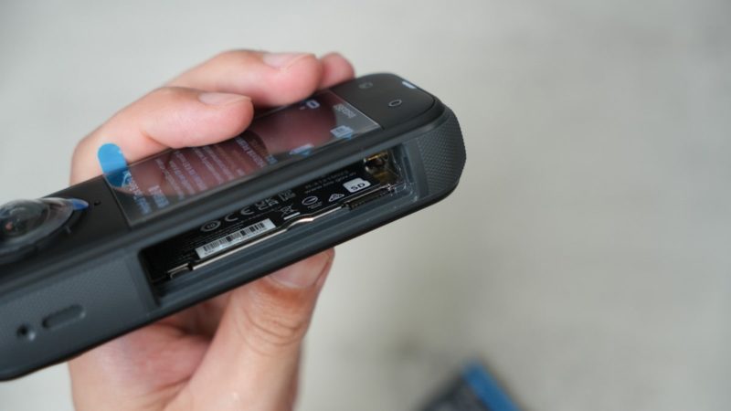 Insta360 X5のSDカードスロット