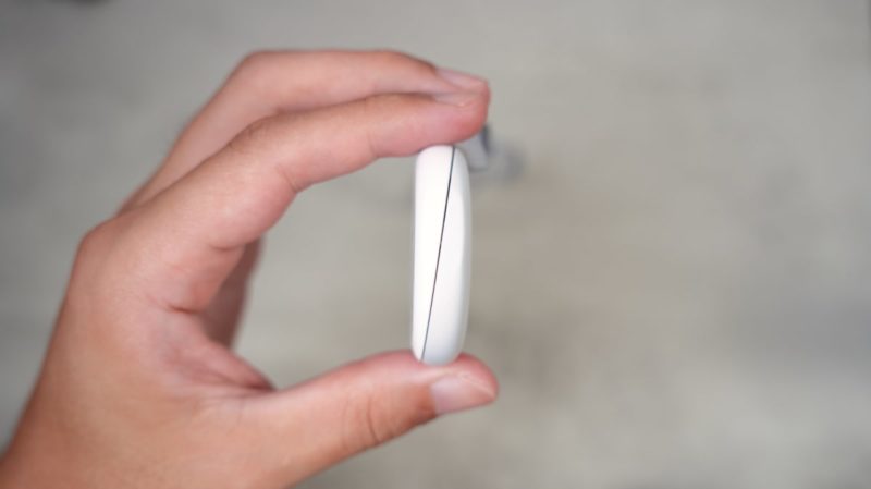 磁気ペンダントの側面