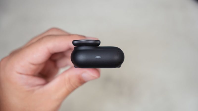 Insta360 GO Ultraのカメラ単体の上部