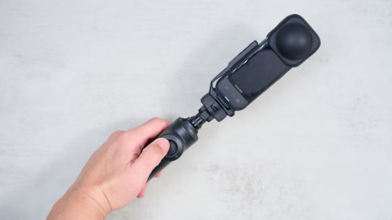 フリーフレーム自撮り棒にX5を縦向きにマウント