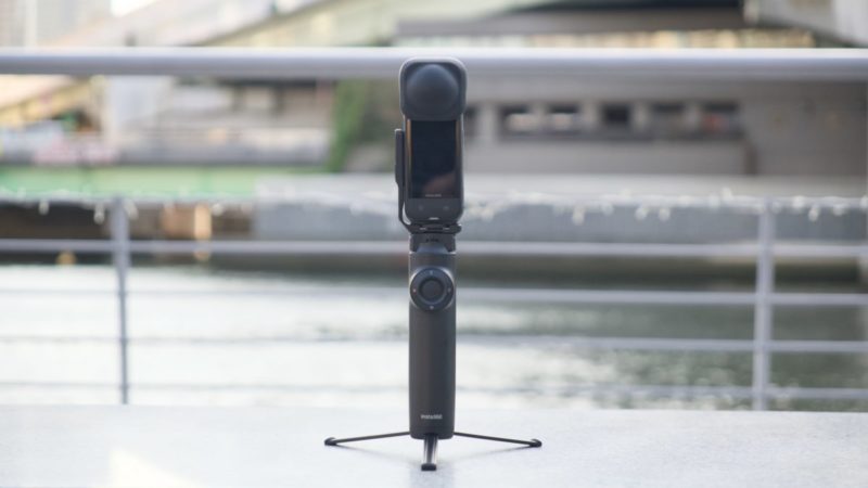 フリーフレーム自撮り棒を三脚を開いておいて使用