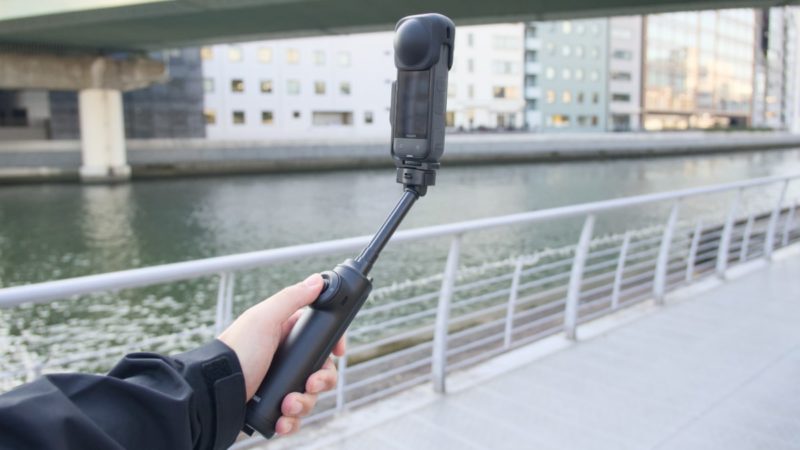 フリーフレーム自撮り棒の使用イメージ