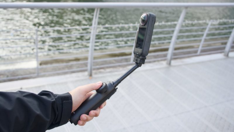 フリーフレーム自撮り棒を伸ばして使用