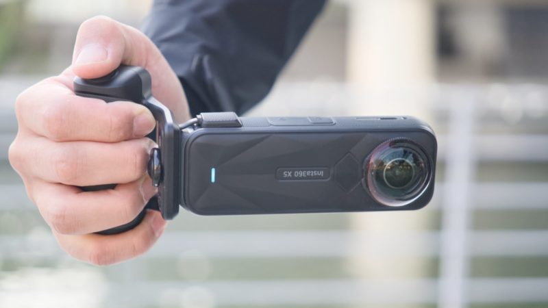 X5 撮影グリップを握って撮影