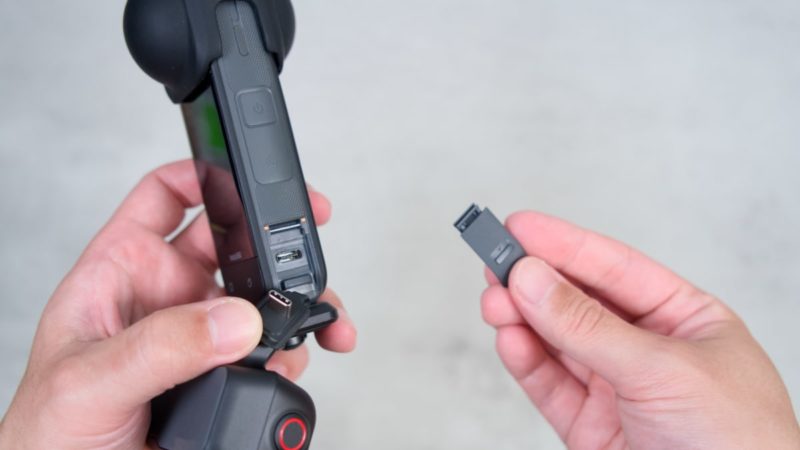 X5のUSB-Cカバーの取り外し