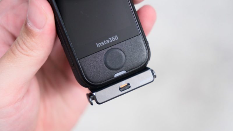 X4 Airにクイックリリースマウント取付